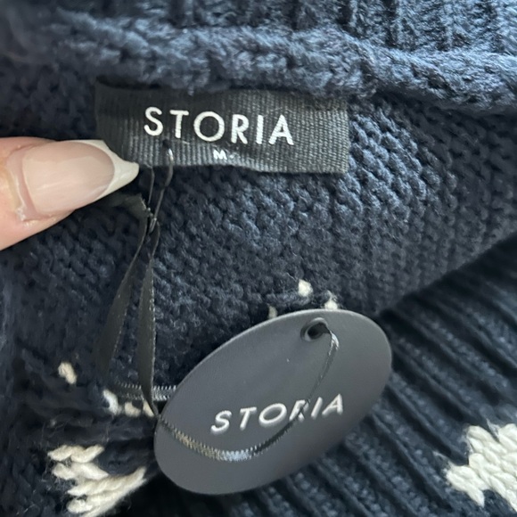 ⭐ Starry Distressed Crop Sweater Cozy Knit Raw hem size Medium - Picture 8 of 9